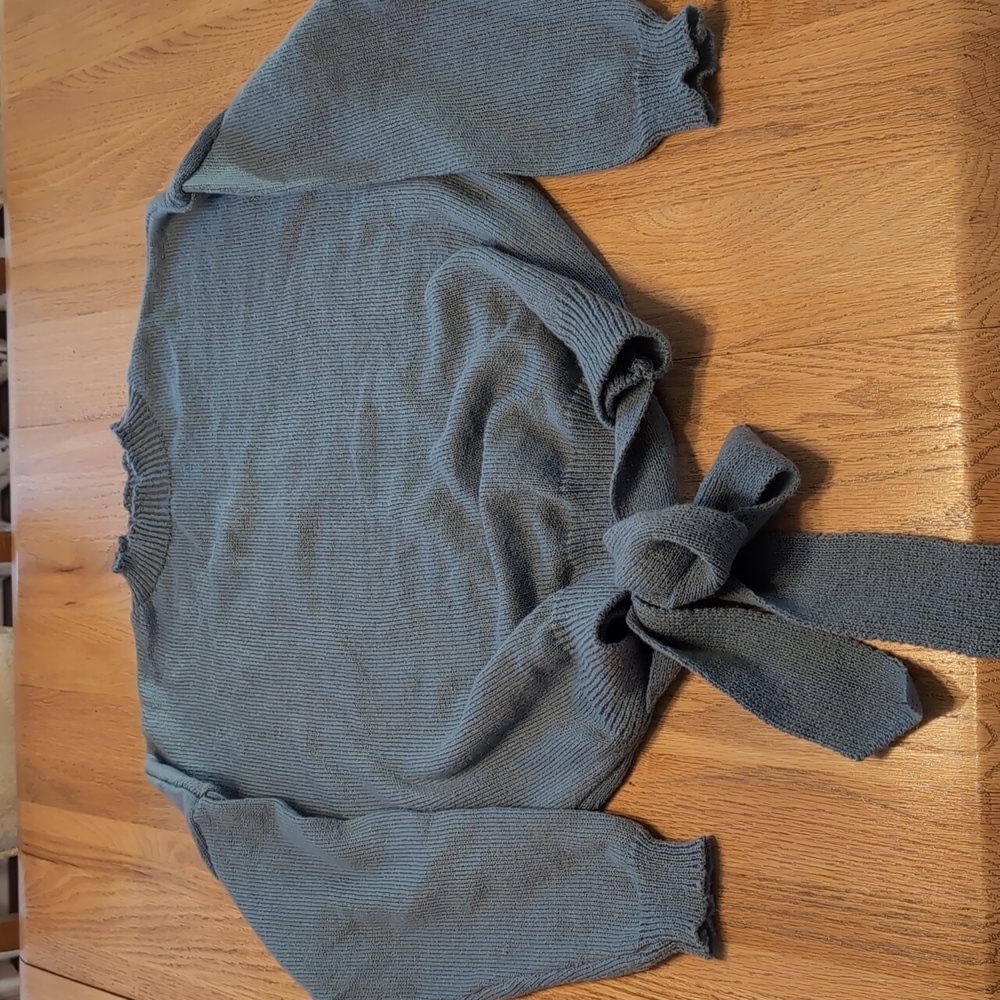Shein pullover crew neck with bow tie on back